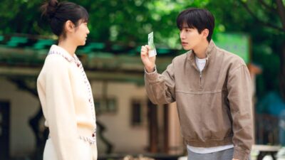 Cashero (2025): Ketika Pahlawan Super Kekuatannya Ditentukan Isi Dompet, Kalori, dan Alkohol! Kocak Abis!