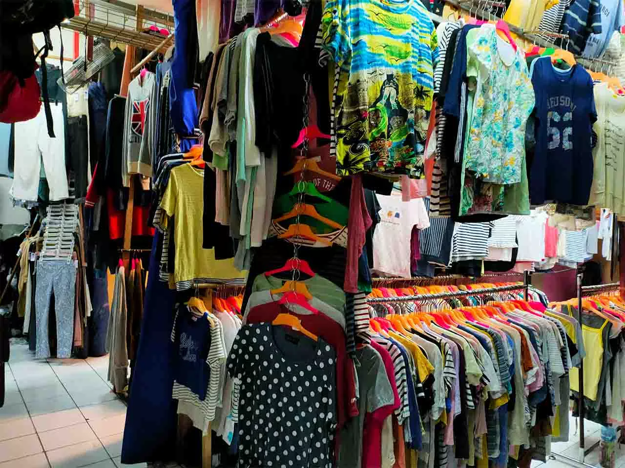 Daftar Toko Thrift Branded yang Masih Murah di Lamongan, Tuban Dan Bojonegoro, Banyak Hidden Gem!