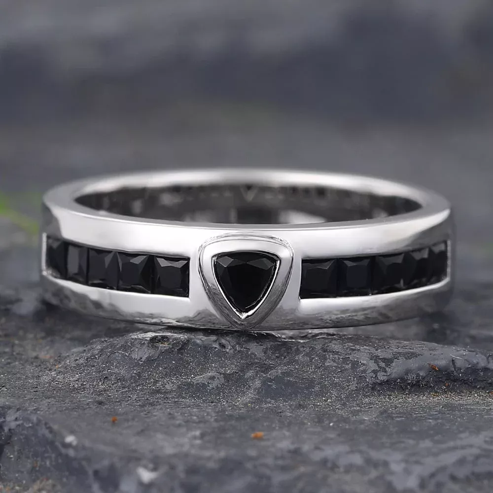 Why Choose a Black Onyx Mens Wedding Ring?