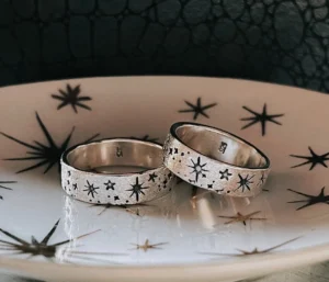 Apa itu Acotar Wedding Ring?