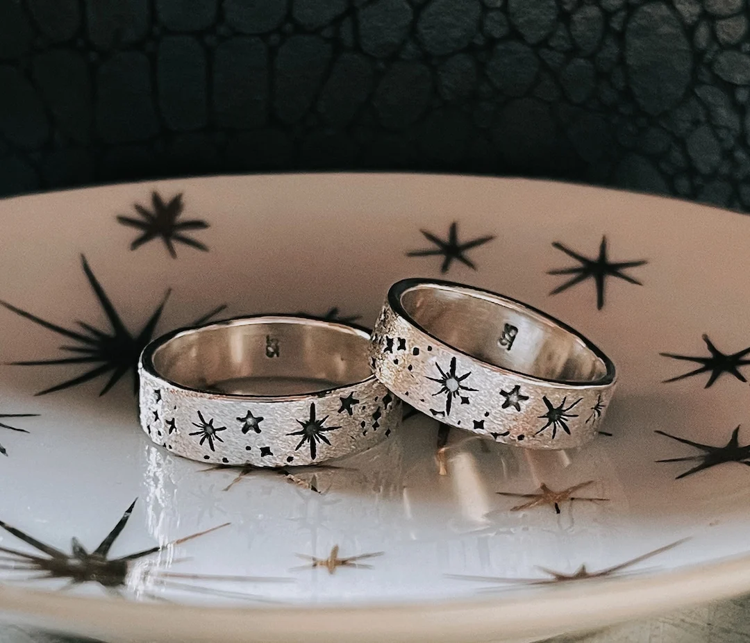 Apa itu Acotar Wedding Ring?