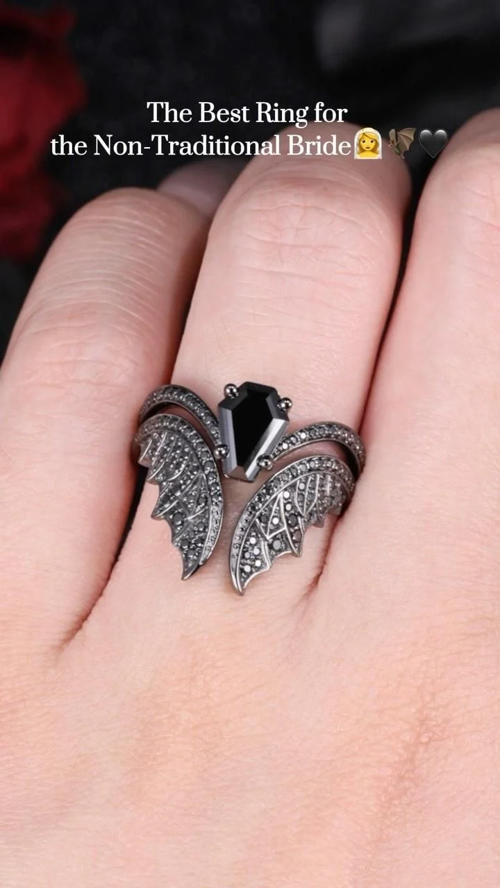 Kelebihan Bat Wedding Ring
