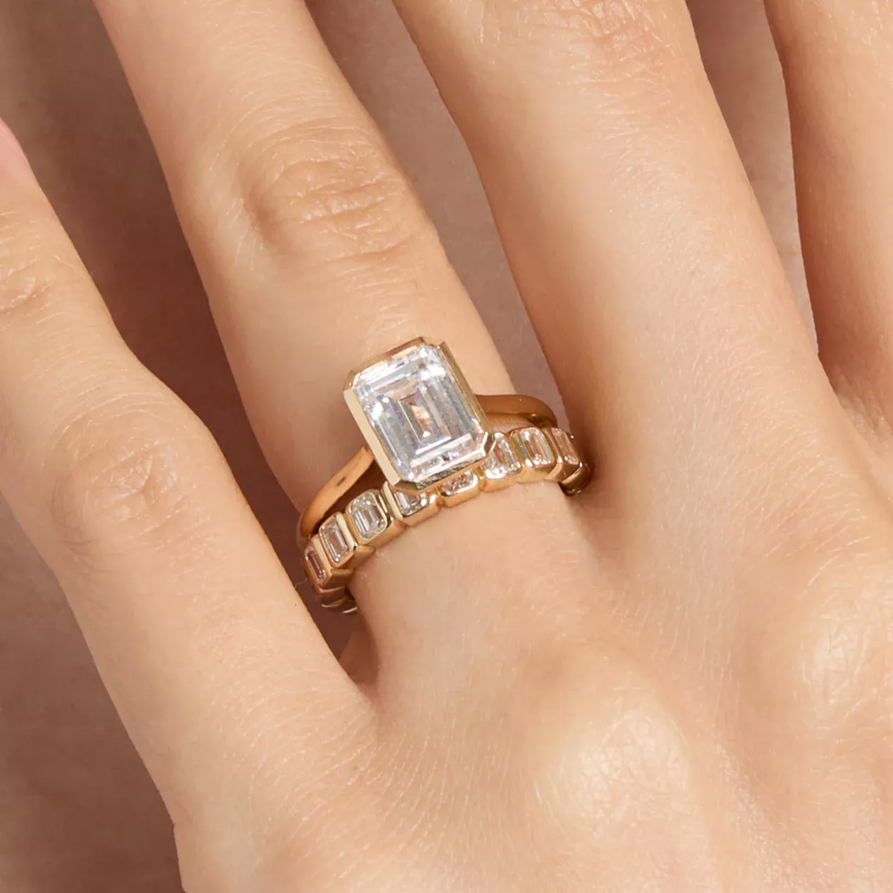 Kelebihan Bezel Emerald Cut Engagement Ring with Wedding Band