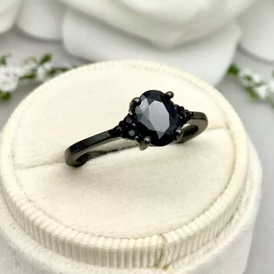 Kelebihan Cincin Pernikahan Batu Onyx Hitam