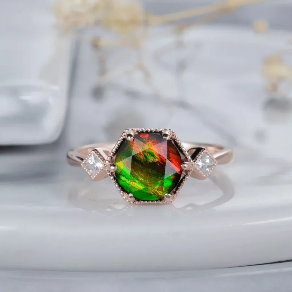 Tips Memilih Ammolite Wedding Rings