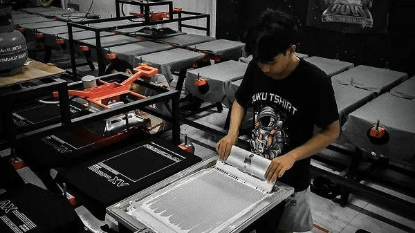 Proses Cetak Sablon Kaos